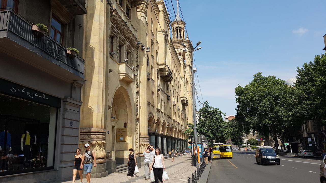 Sweet Rooms Inn Тбилиси Екстериор снимка